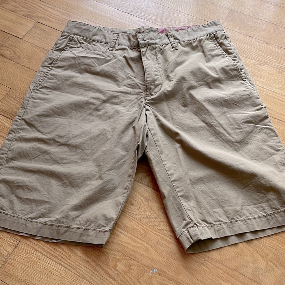 Khaki shorts, boy , 29 W. NWOT. 1901 brand.